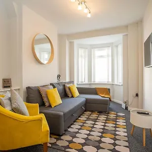 Cozy Townhouse, Walking Distance To , Belfast United Kingdom